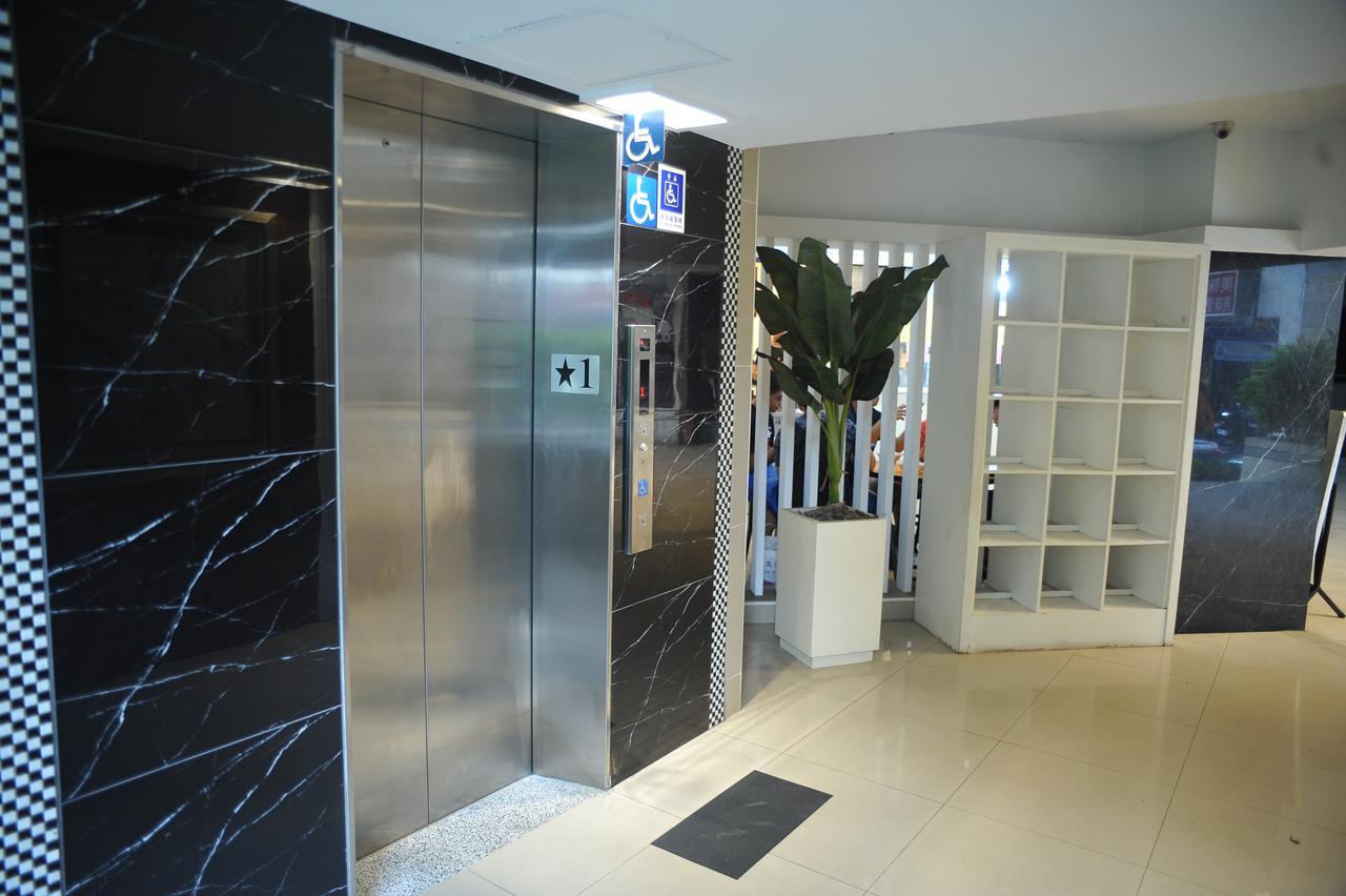 Great Family Hotel Taipei Bagian luar foto
